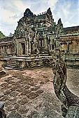 Angkor - Banteay Samre, the courtyard inside the first enclosure.